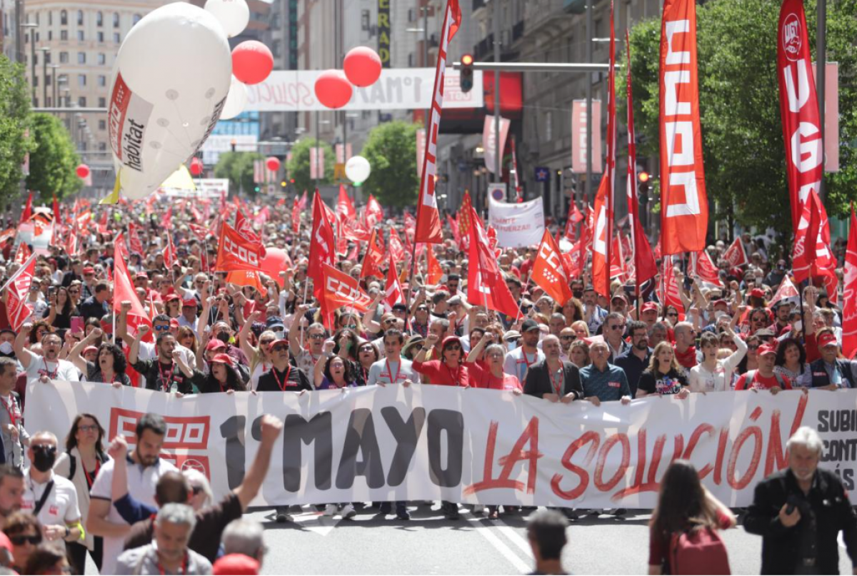Cabecera de la manifestación llegando a Plaza de España