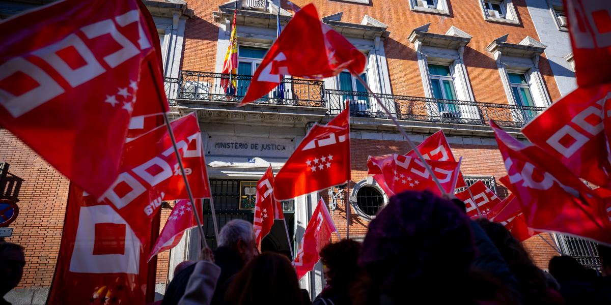Concentracin de delegados y delegadas de CCOO ante el Ministerio de Justicia