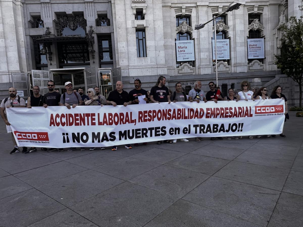 Concentración de CCOO Madrid por los dos últimos accidentes laborales mortales producidos en la Comunidad de Madrid