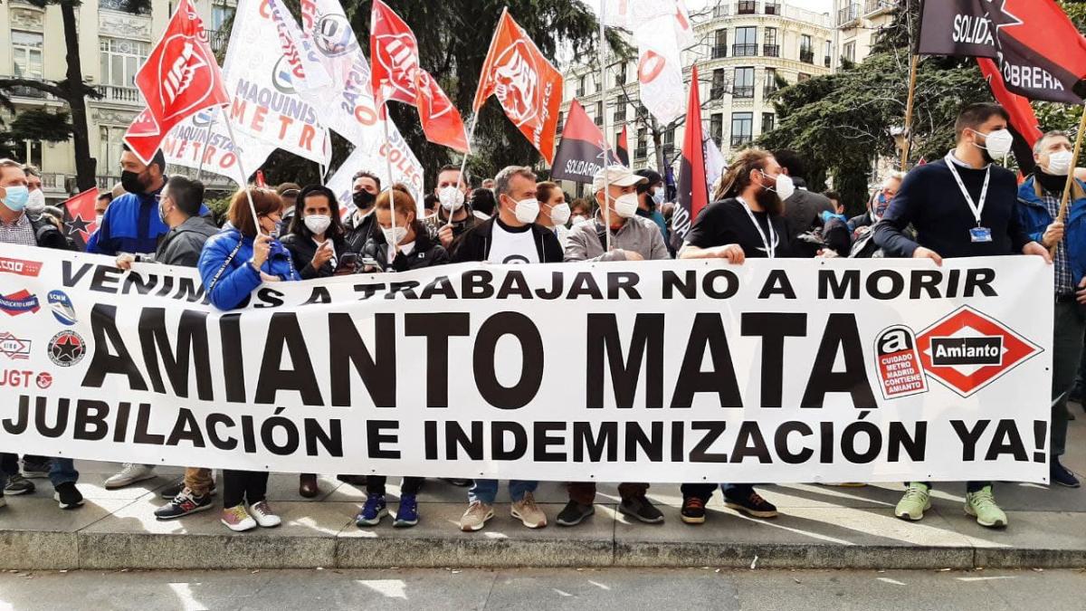 Concentración de trababajadoras y trabajadores del Metro de Madrid frente al Congreso de los Diputados este 23 de febrero