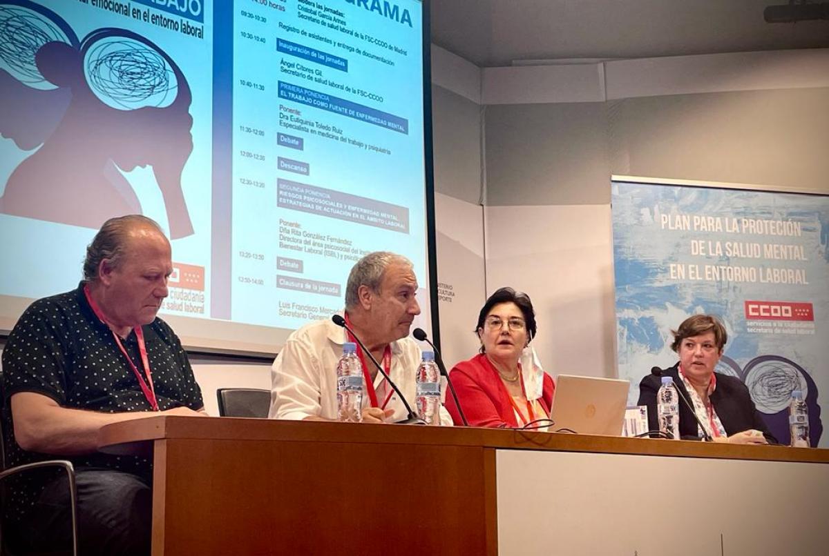De izquierda a derecha, Ángel Cítores, secretario de salud laboral de la FSC, Cristóbal García, secretario de salud laboral de la FSC de Madrid, la Doctora Toledo y Doña Rita González